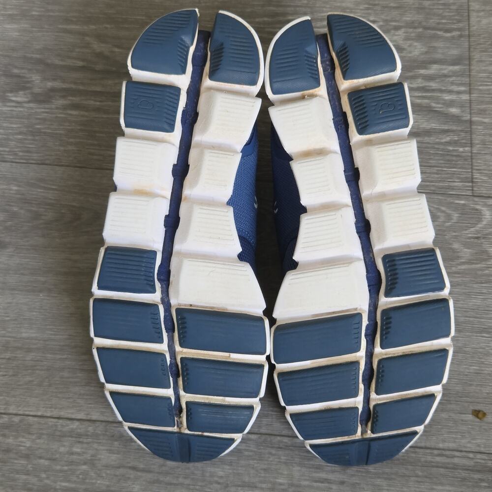 On Cloud 5 Blue White Women’s US 7.5 Shoes Swiss Engineering - Picture 6 of 11
